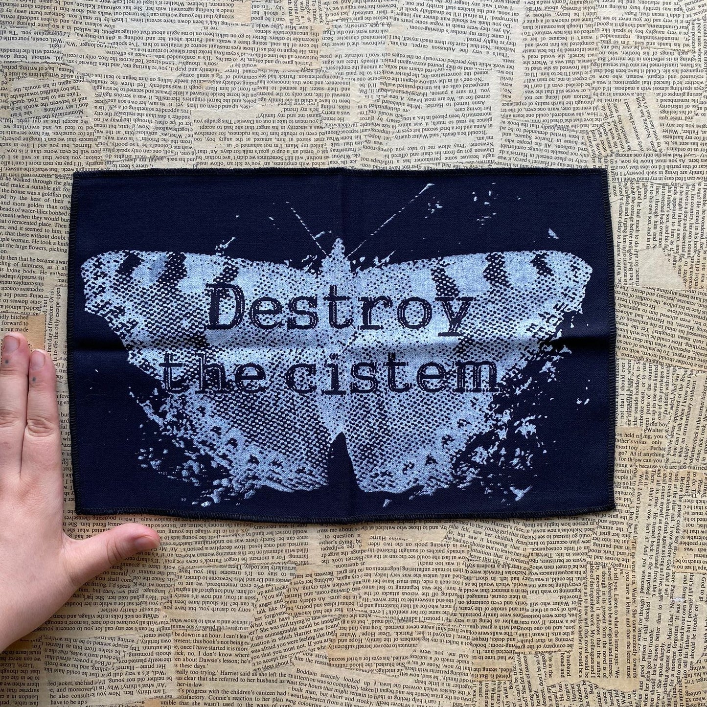 Destroy the cistem - selkäpätsi