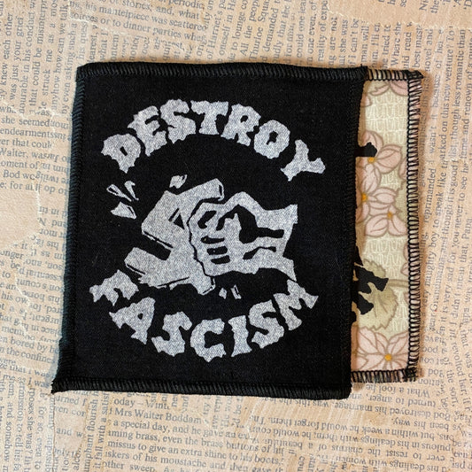 Destroy Fascism - pieni kangasmerkki