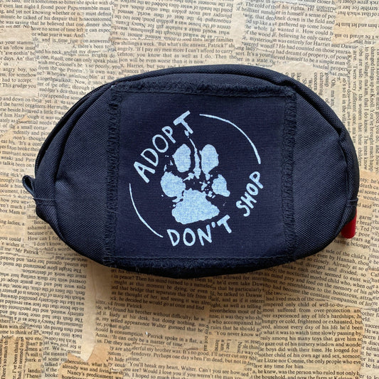 Adopt don't shop - kangaspussi pätsillä