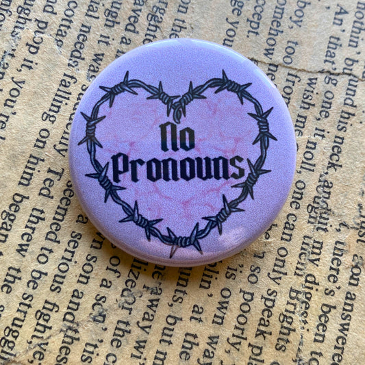 No Pronouns - Pronominipinssi