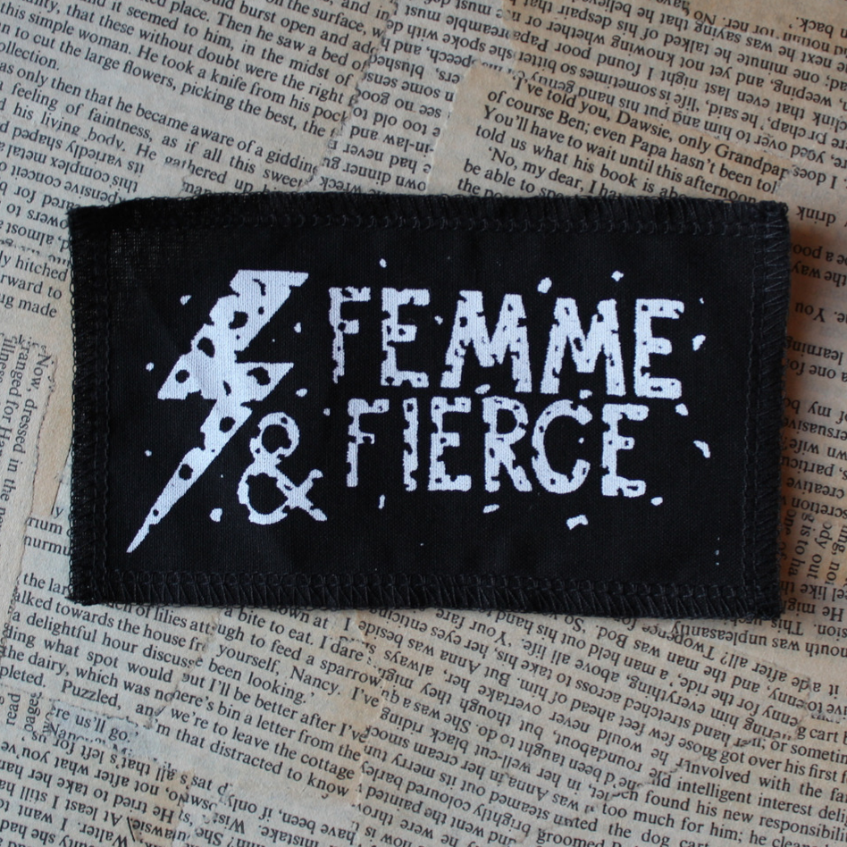 Femme & Fierce - pieni kangasmerkki