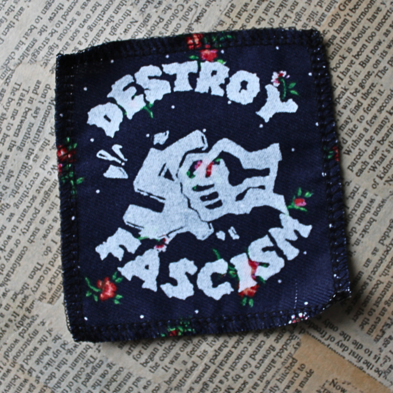 Destroy Fascism - pieni kangasmerkki